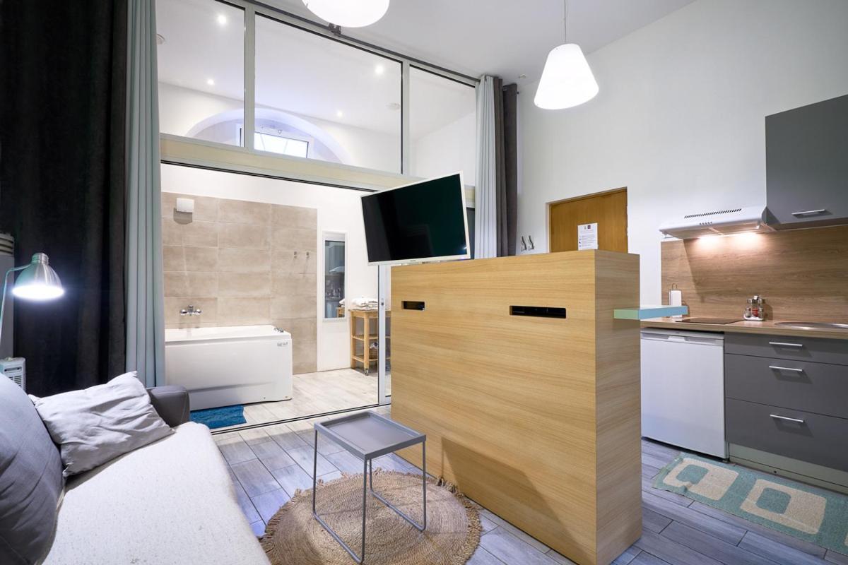 Wellkhome Appartements & Services Бордо Екстер'єр фото