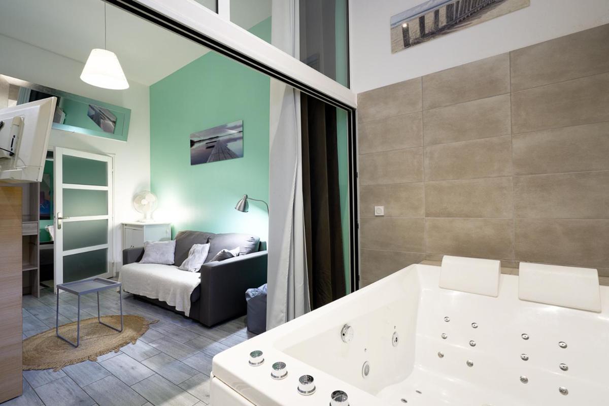 Wellkhome Appartements & Services Бордо Екстер'єр фото